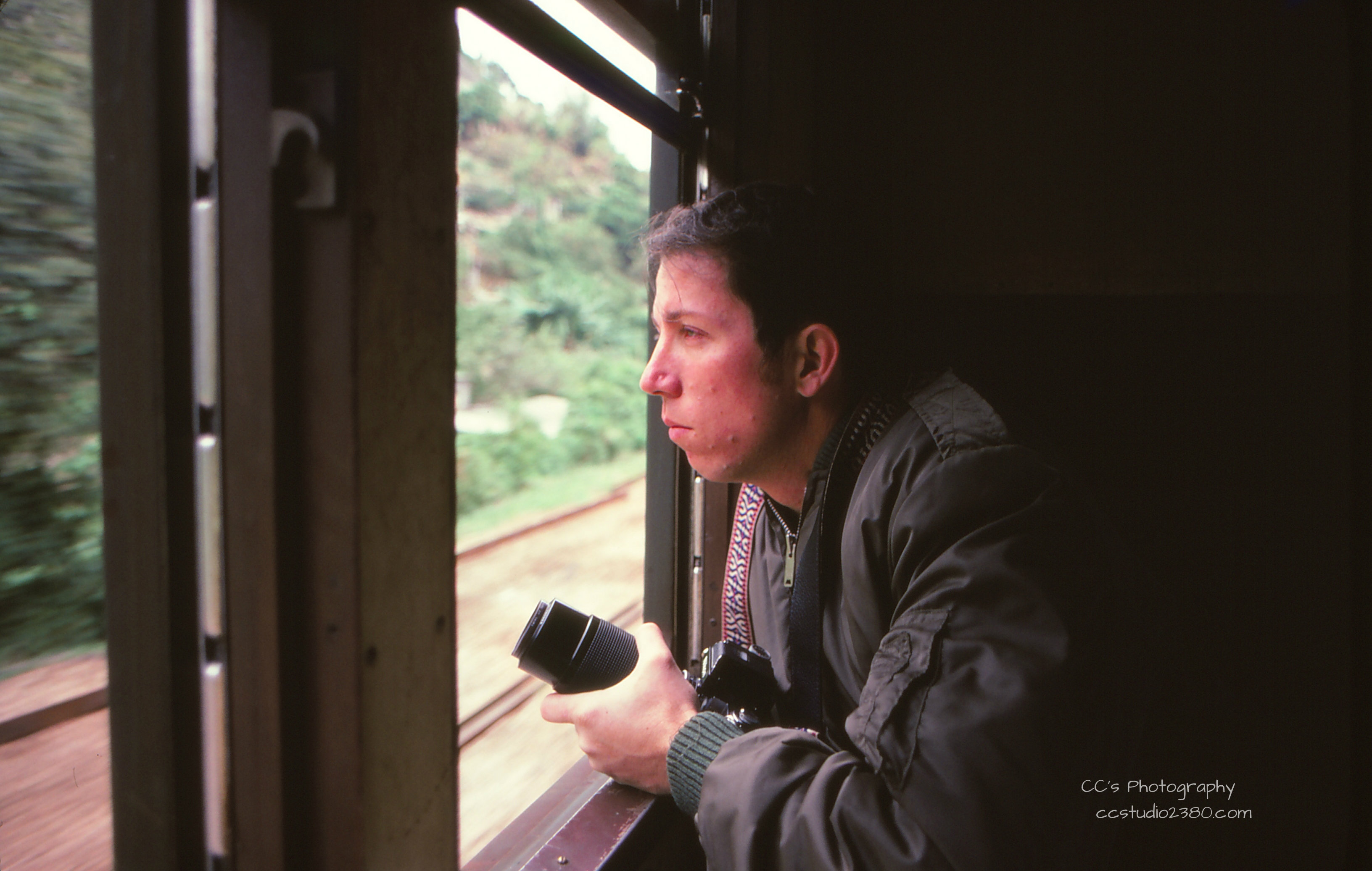 21555886118_40da677849_o logo