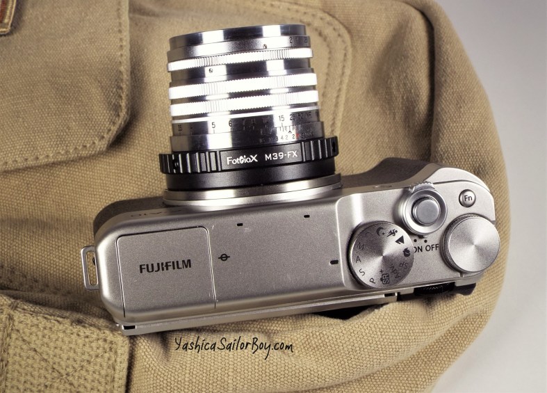 Fujifilm X-A10 w Nikkor 2