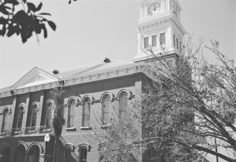 Fujica GW690 Courthouse