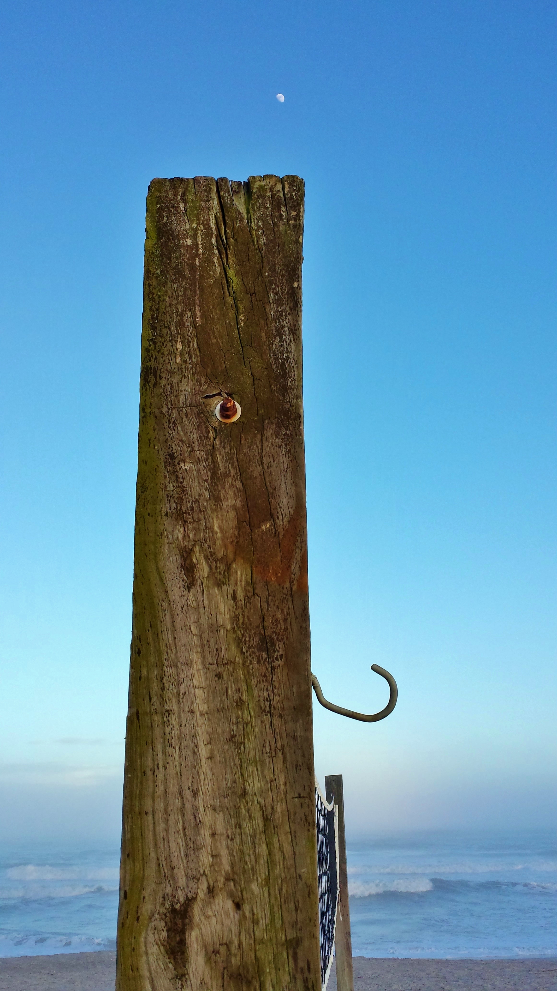 beach monolith with moon 93014